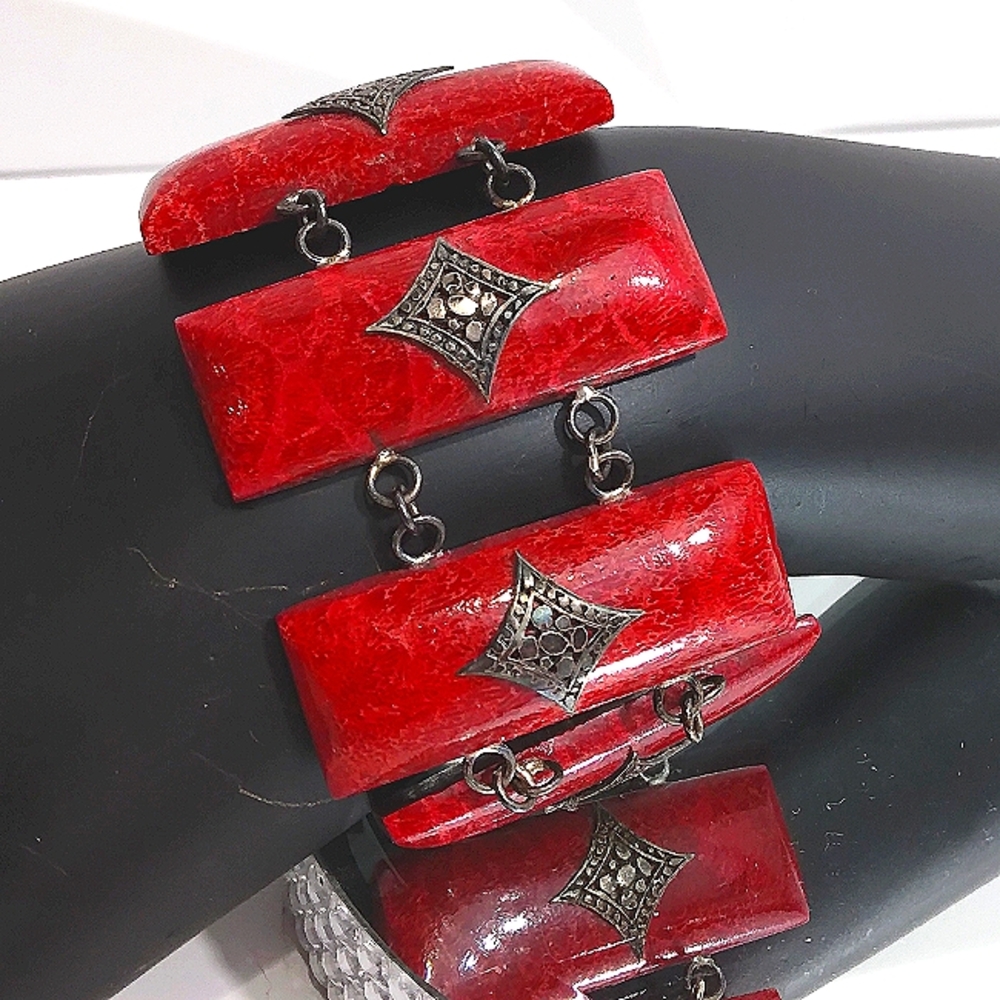 Vintage & Divine STERLING SILVER & APPLE CORAL Bracelet